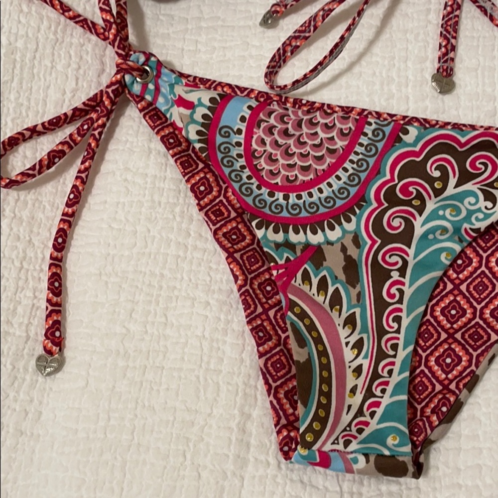 Piu Amore Reversible Bikini - Picture 2 of 3
